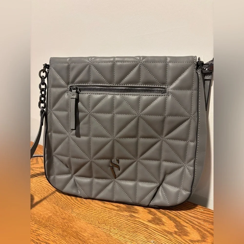 Simply Vera gray crossbody MINT CONDITION